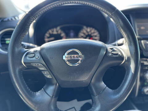 2018 Nissan Pathfinder SV