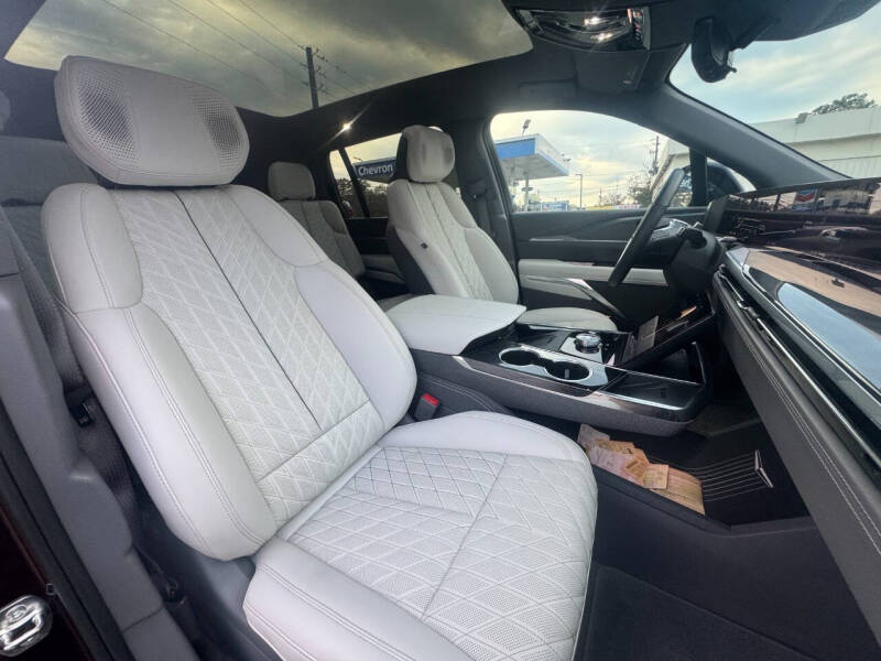 2025 Cadillac Escalade IQ Sport 1