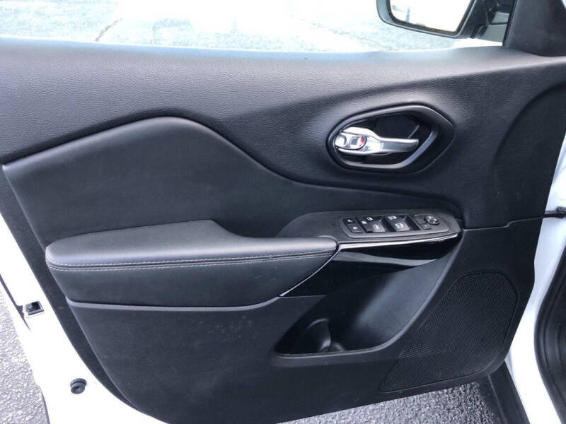 2023 Jeep Cherokee Altitude Lux