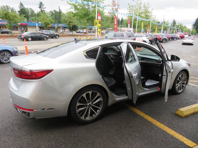 2018 Kia Cadenza Technology