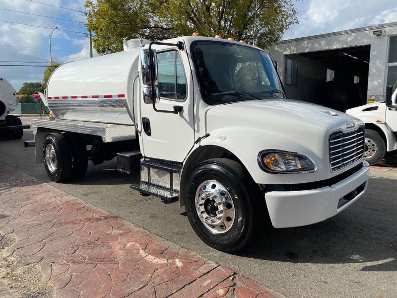 2025 Freightliner M2 106