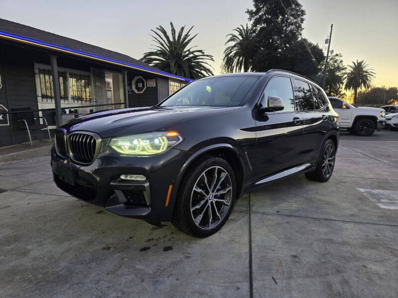 2019 BMW X3 40i's photo