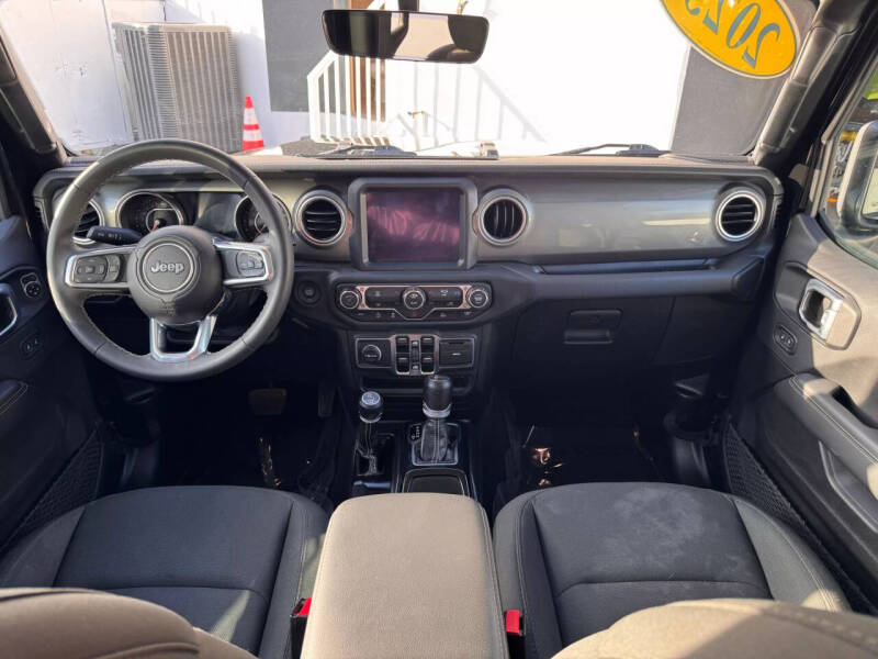 2023 Jeep Gladiator Overland