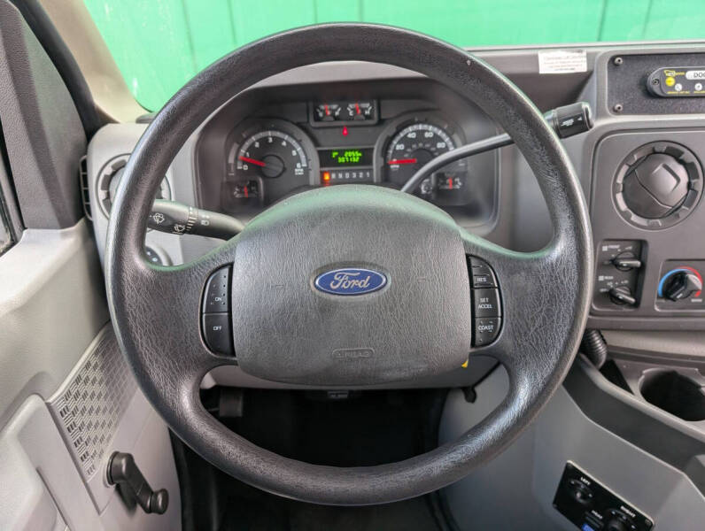 2013 Ford E-Series E-450 SD