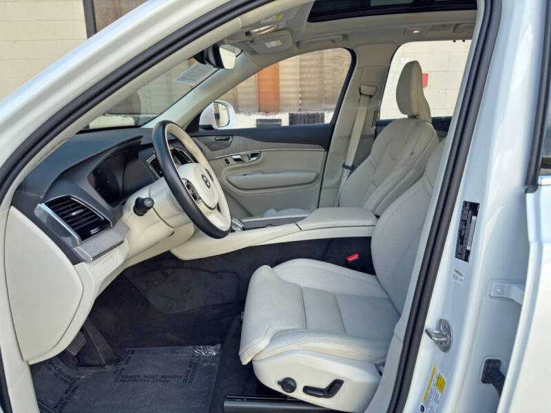 2025 Volvo XC90 T8 Ultra Bright Theme 7P
