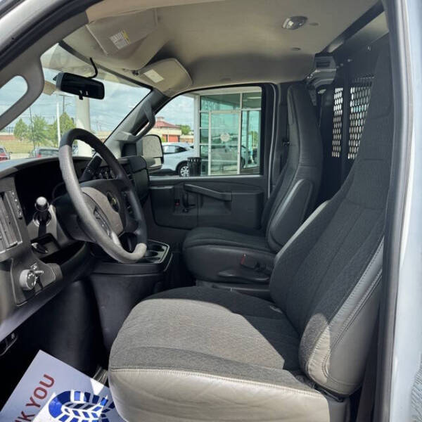 2023 Chevrolet Express 2500