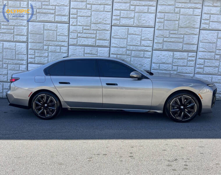 2023 BMW 7 Series 740i