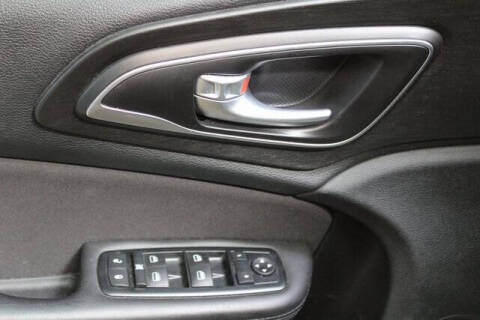 2015 Chrysler 200 LX