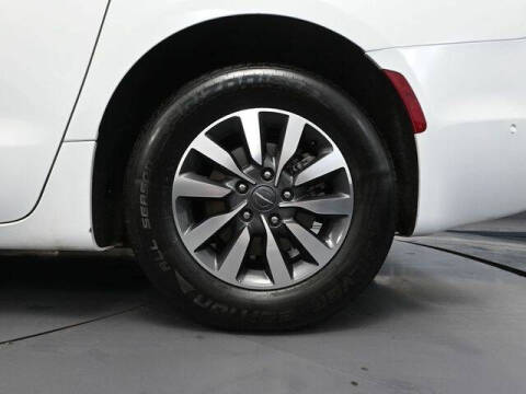 2023 Chrysler Pacifica Plug-In Hybrid Touring L