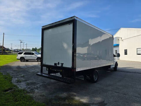 2025 Chevrolet Express 3500