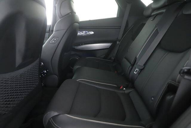 2024 Genesis GV70 2.5T Standard