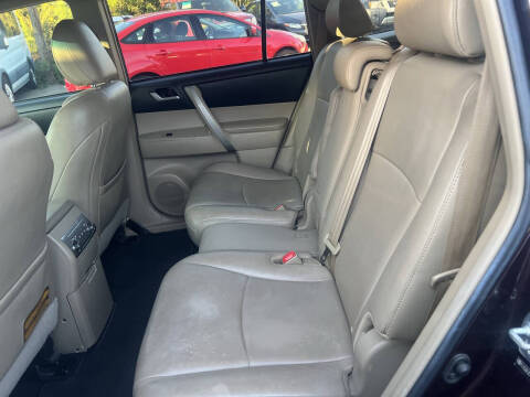 2013 Toyota Highlander SE