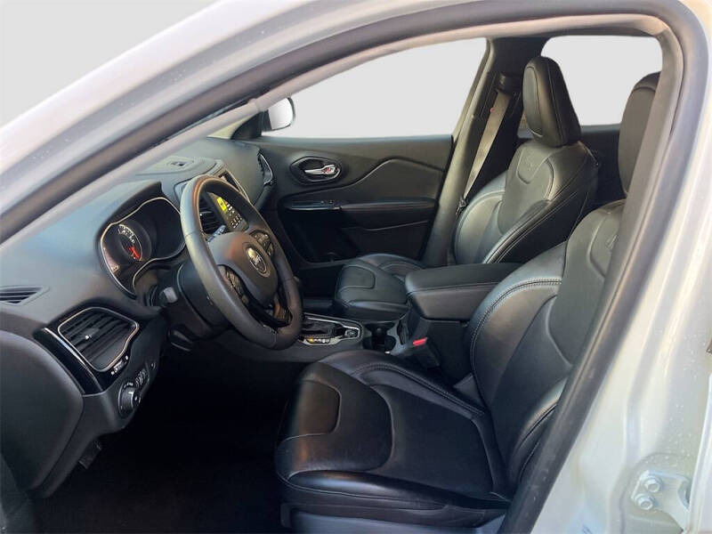 2023 Jeep Cherokee Altitude Lux