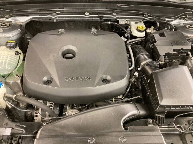 2019 Volvo XC40 T5 R-Design