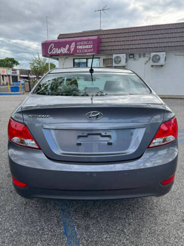 2016 Hyundai Accent SE