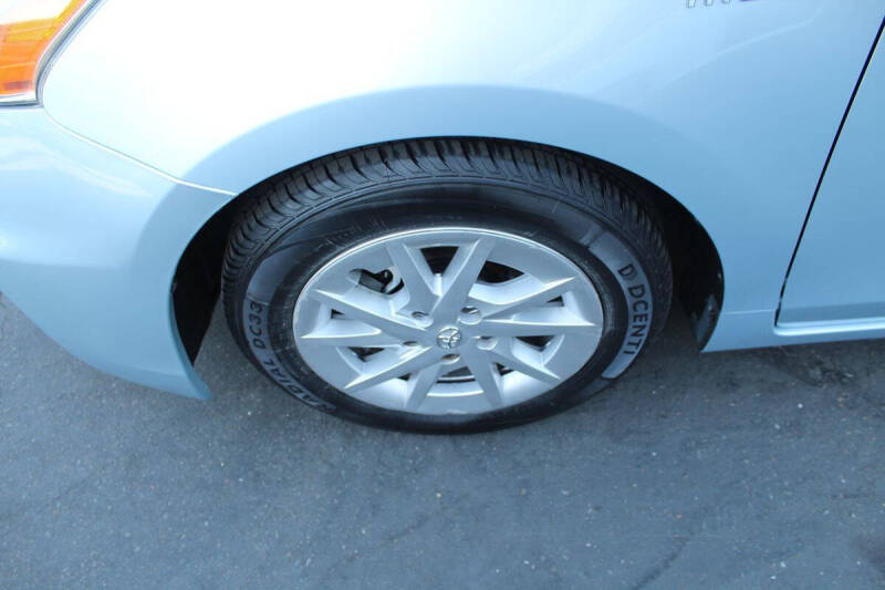 2012 Toyota Prius v Three