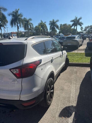 2019 Ford Escape SE