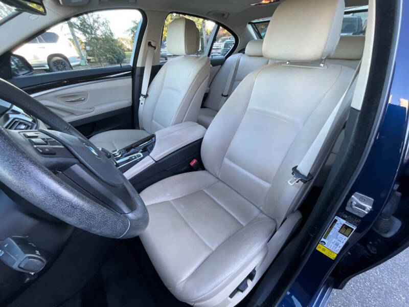 2011 BMW 5 Series 528i