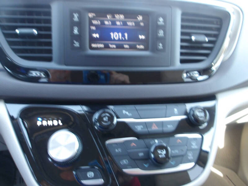 2017 Chrysler Pacifica Touring Plus