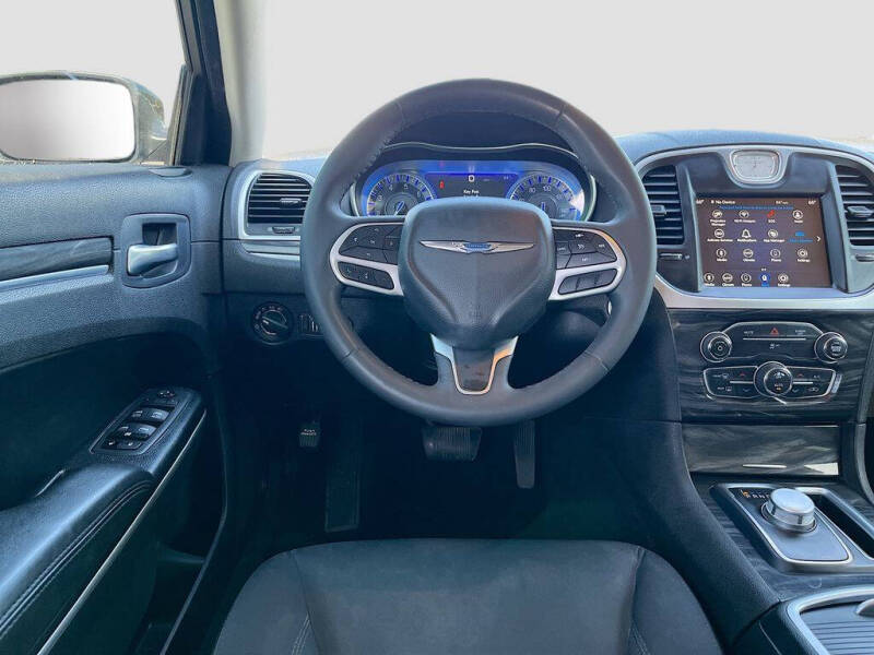 2022 Chrysler 300 Touring