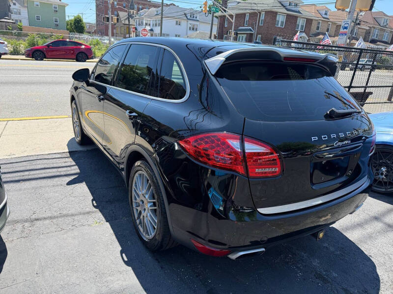 2014 Porsche Cayenne Platinum