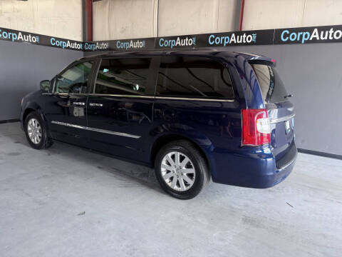 2016 Chrysler Town and Country Touring