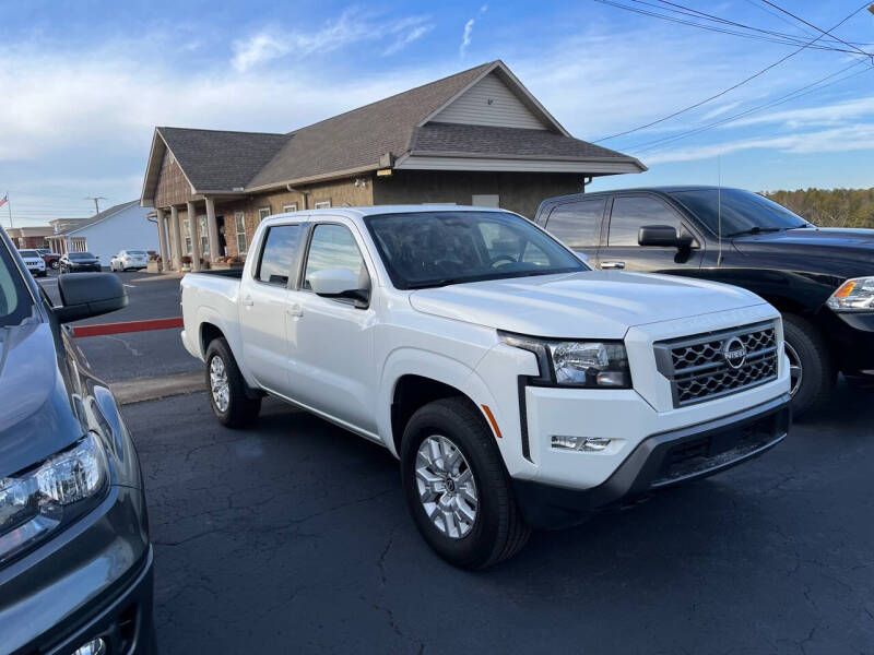 2022 Nissan Frontier SV photo 2