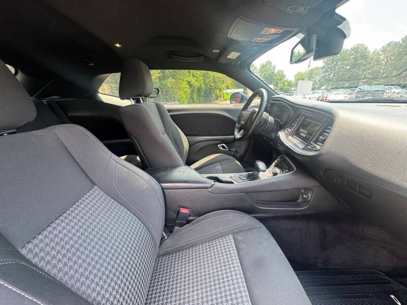 2019 Dodge Challenger SXT