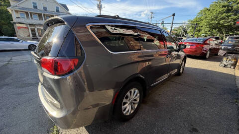 2017 Chrysler Pacifica Touring-L