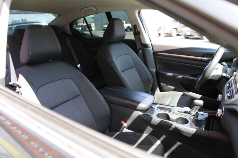 2023 Nissan Altima 2.5 SV