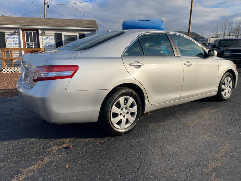 2011 Toyota Camry LE photo 5