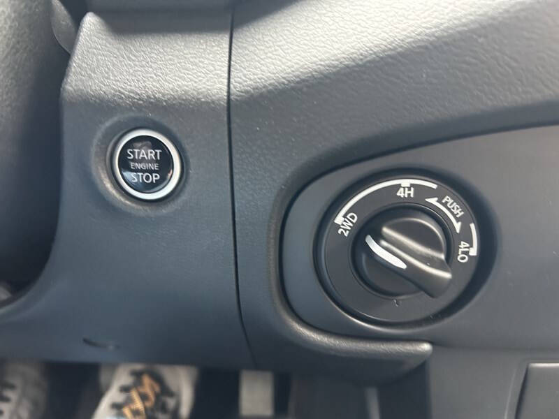 2023 Nissan Frontier SV