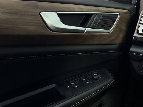 2025 Volkswagen Atlas SE 4Motion