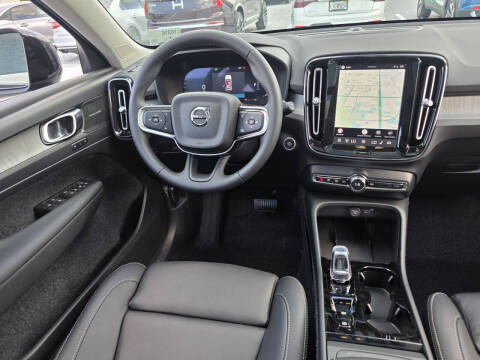 2026 Volvo XC40 B5 Plus
