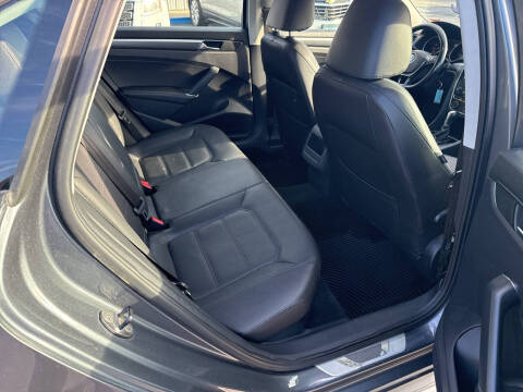 2018 Volkswagen Passat 2.0T R-Line