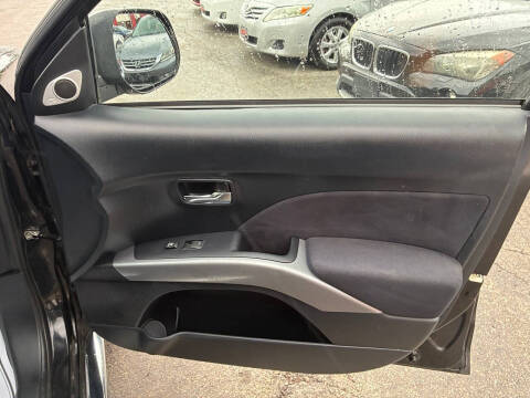 2009 Mitsubishi Outlander SE