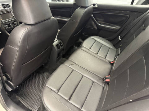 2011 Volkswagen Jetta SportWagen SE PZEV