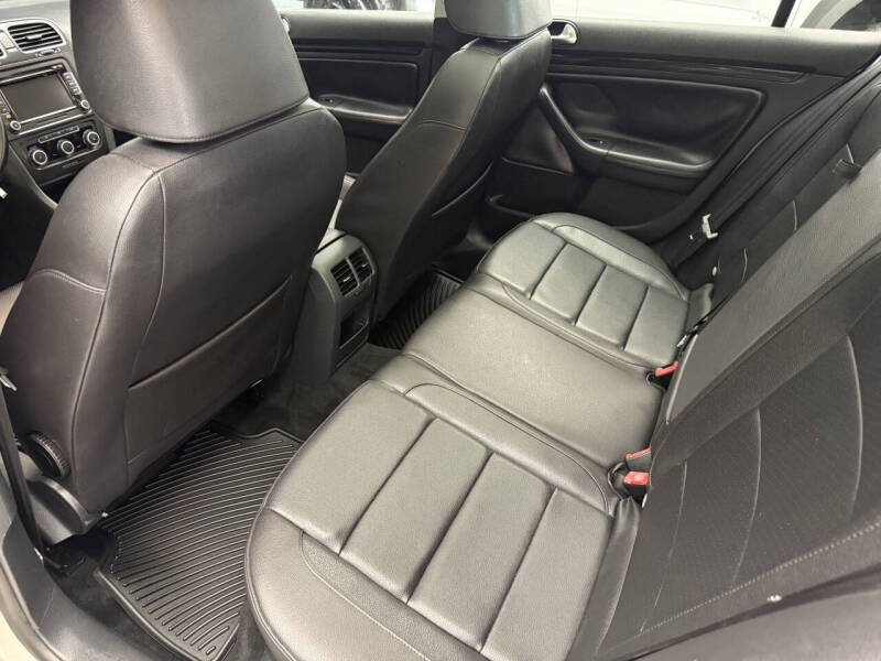 2011 Volkswagen Jetta SportWagen SE PZEV