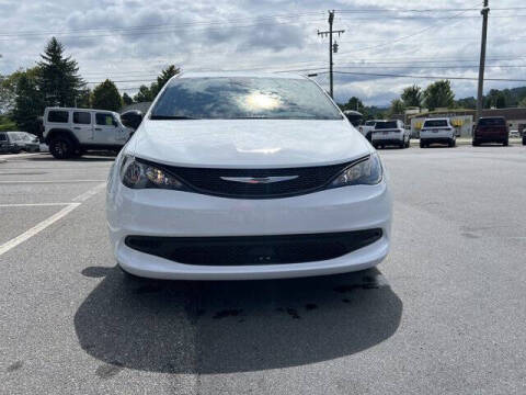 2026 Chrysler Voyager LX