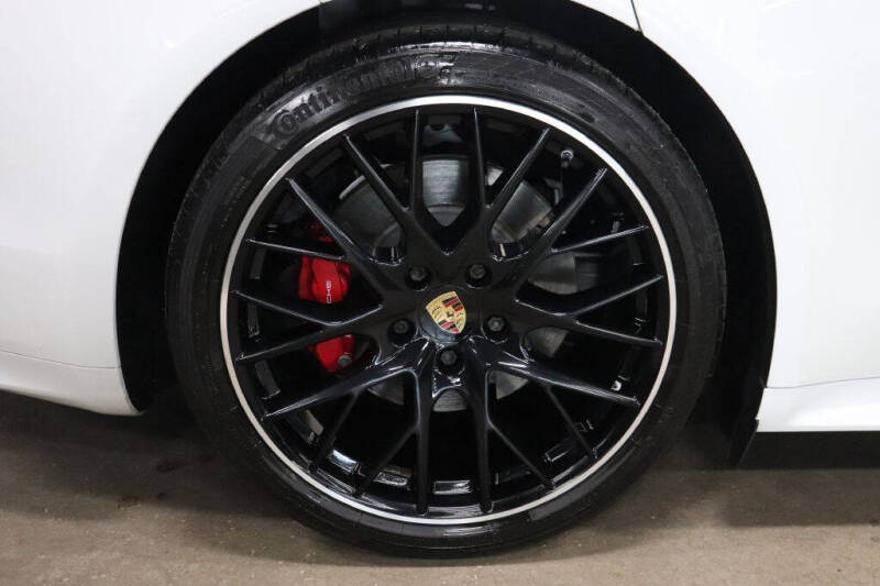 2019 Porsche Panamera GTS