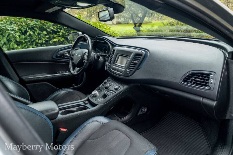 2015 Chrysler 200 S