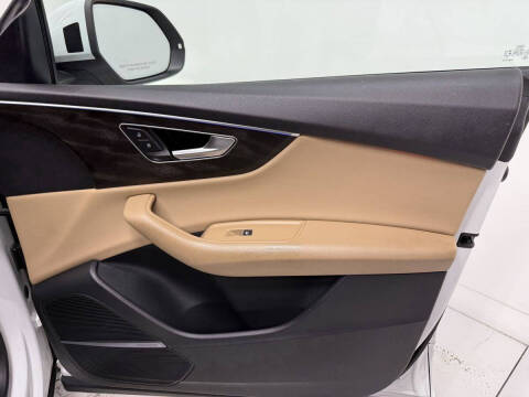 2022 Audi Q8 quattro Premium Plus 55 TFSI