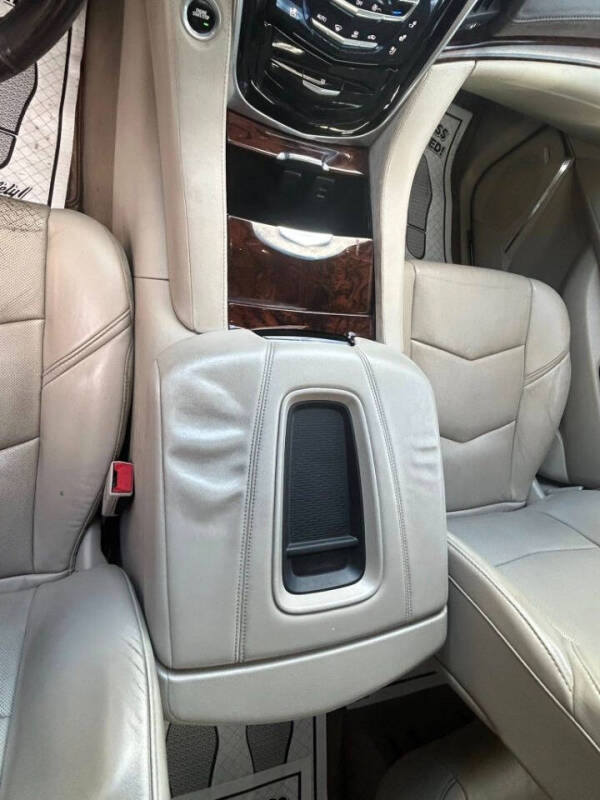 2015 Cadillac Escalade Luxury