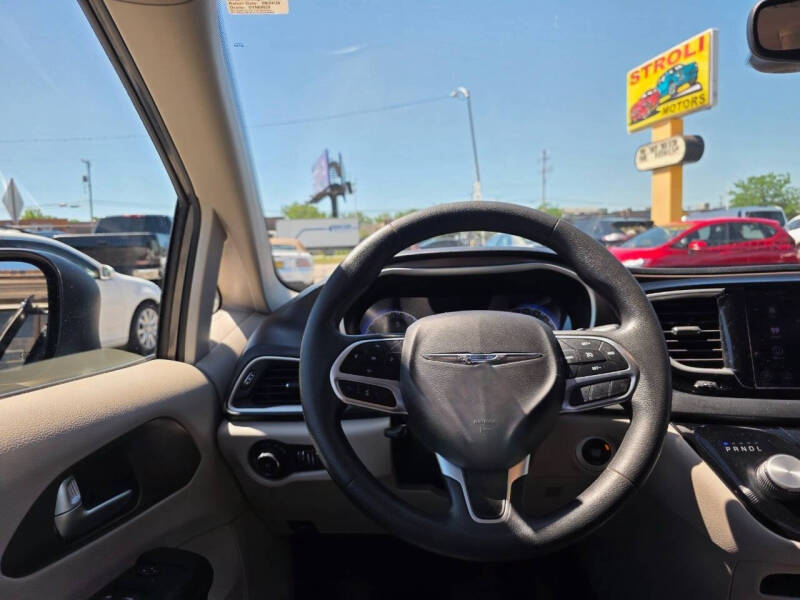 2017 Chrysler Pacifica Touring-L