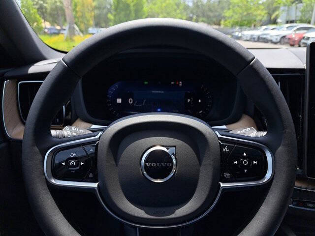 2026 Volvo XC60 B5 Plus