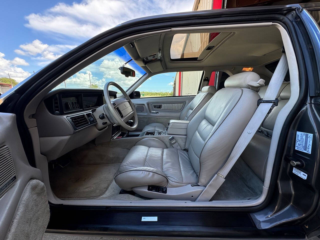 1992 Lincoln Mark VII for sale at Carnival Car Company in Victoria, TX