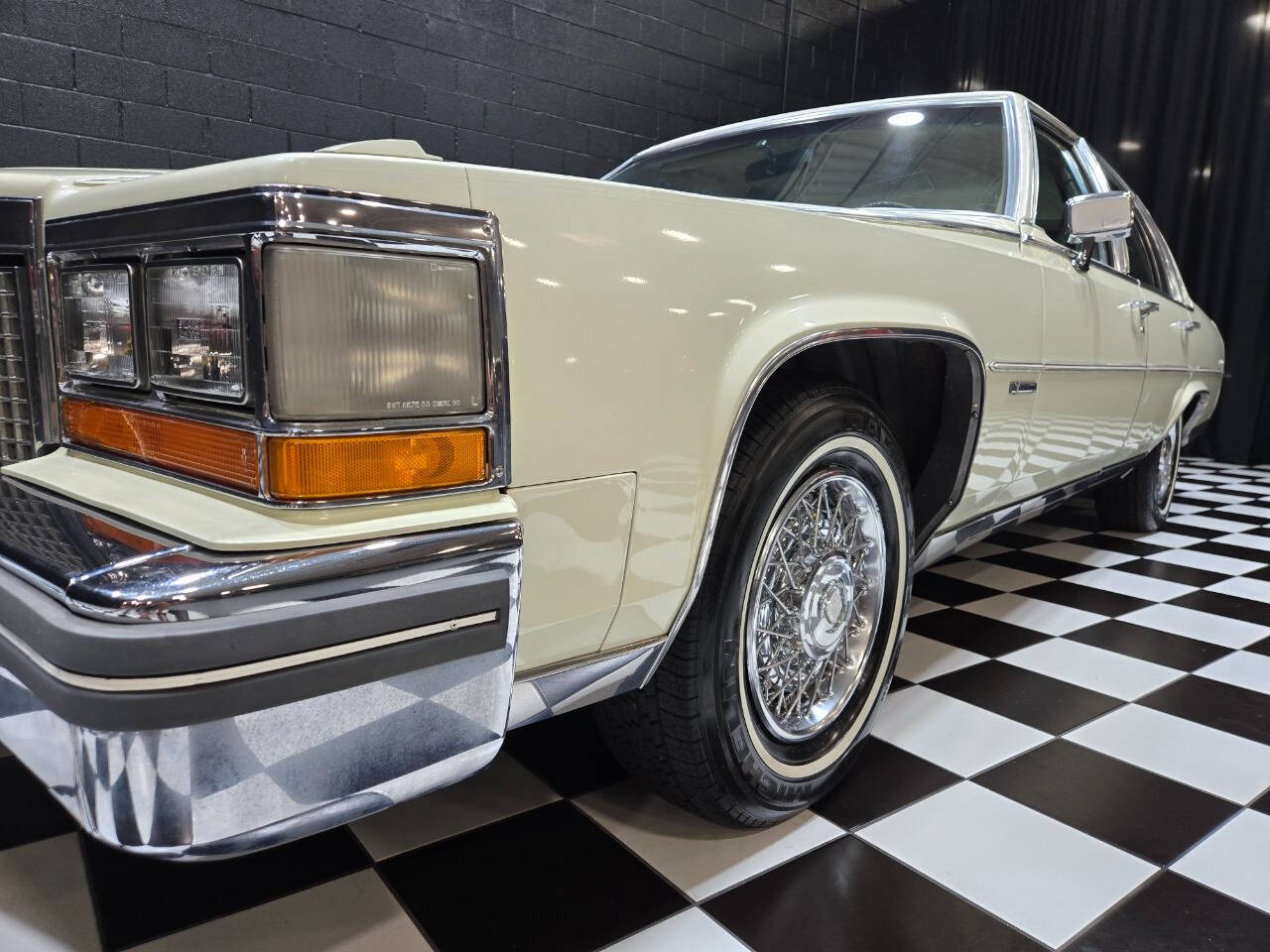 1981 Cadillac Fleetwood Brougham 8