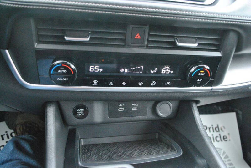 2025 Nissan Rogue SV