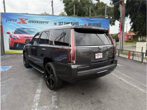 2017 Cadillac Escalade Standard