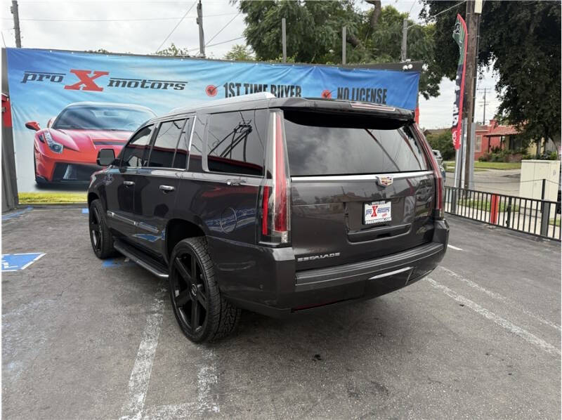 2017 Cadillac Escalade Standard